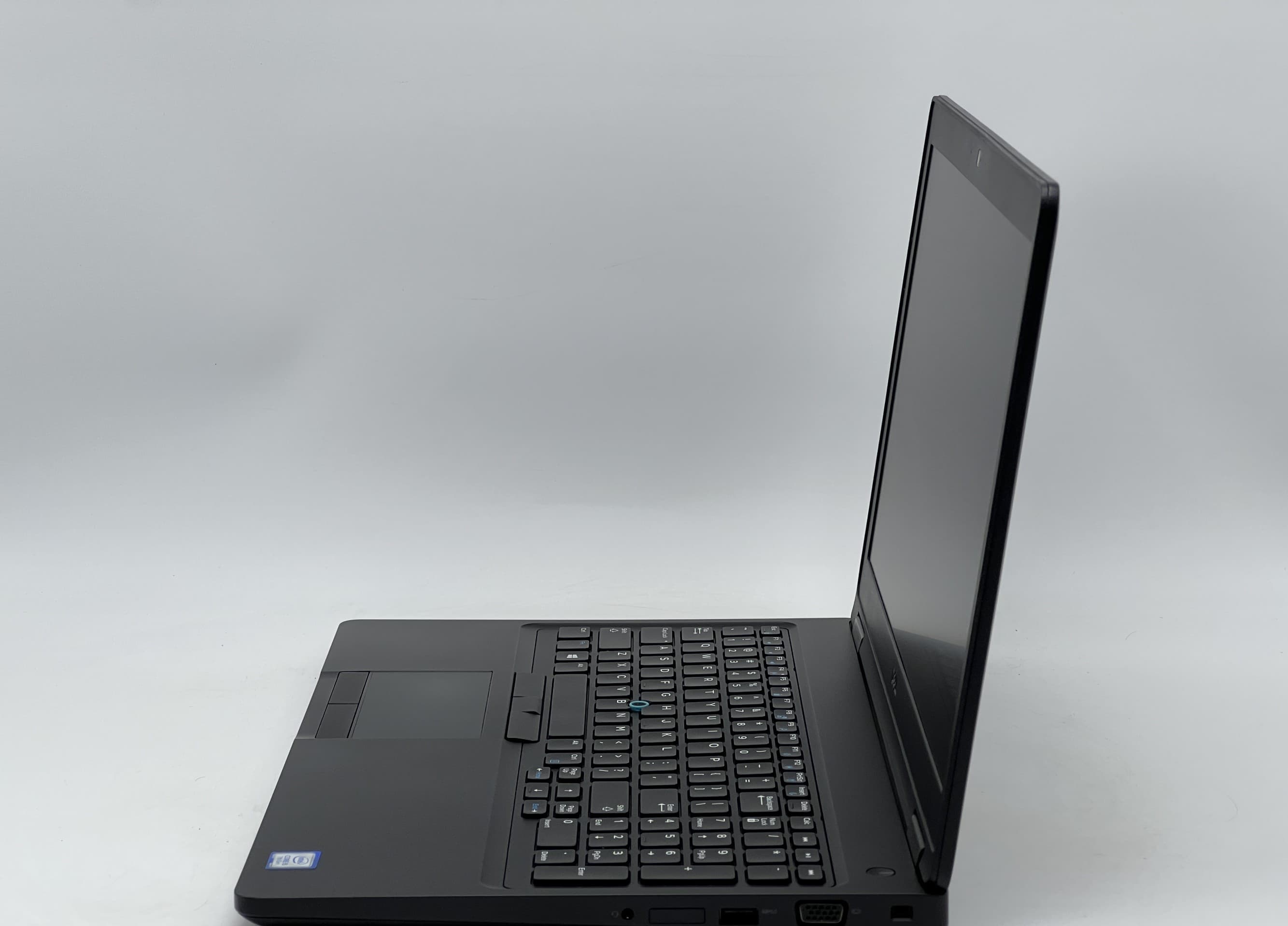 Dell Latitude 5590 15" i5-7300U 8/120 - фото 3