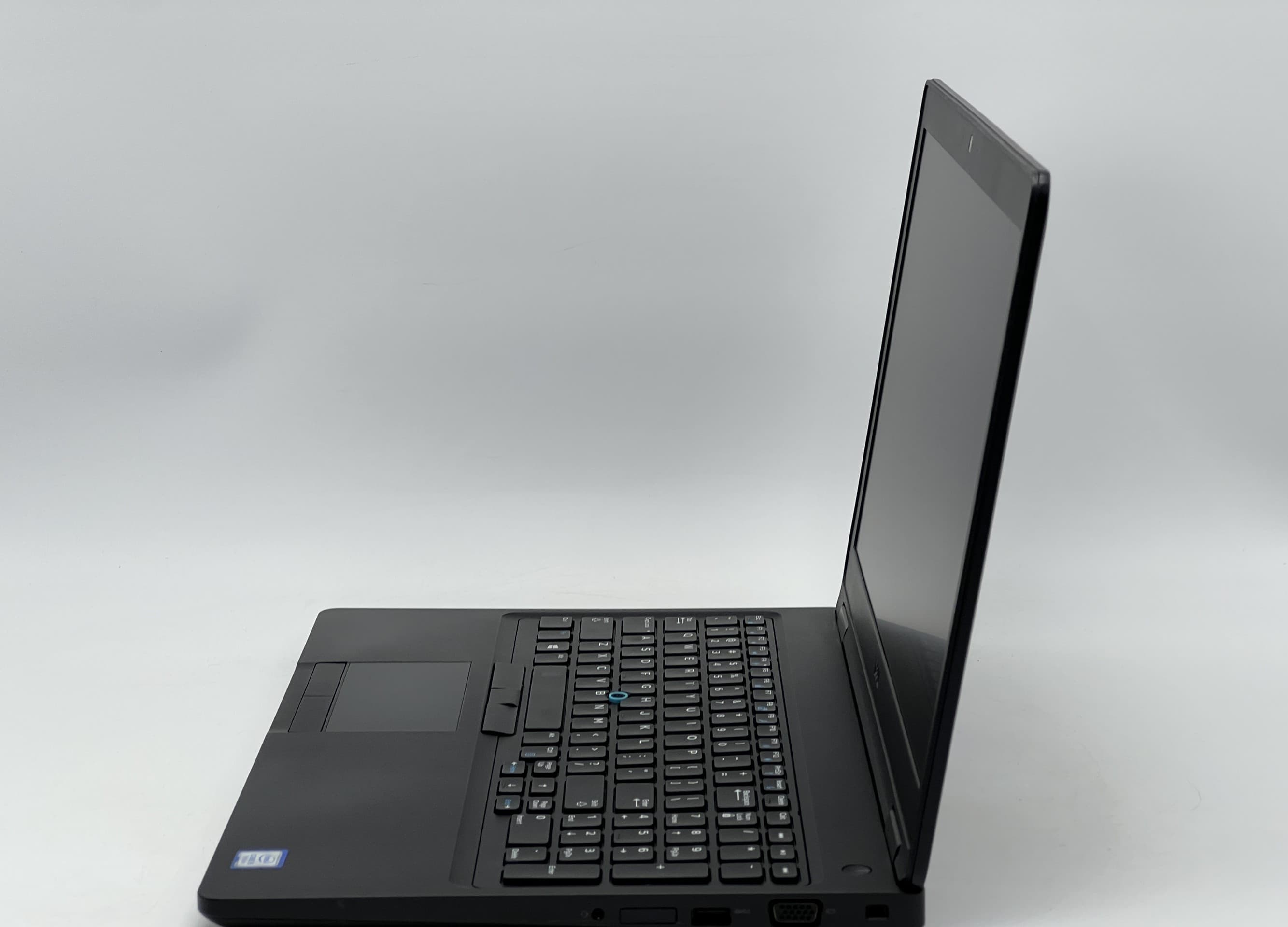 Dell Latitude 5590 15" i5-7300U 8/120 - фото 3