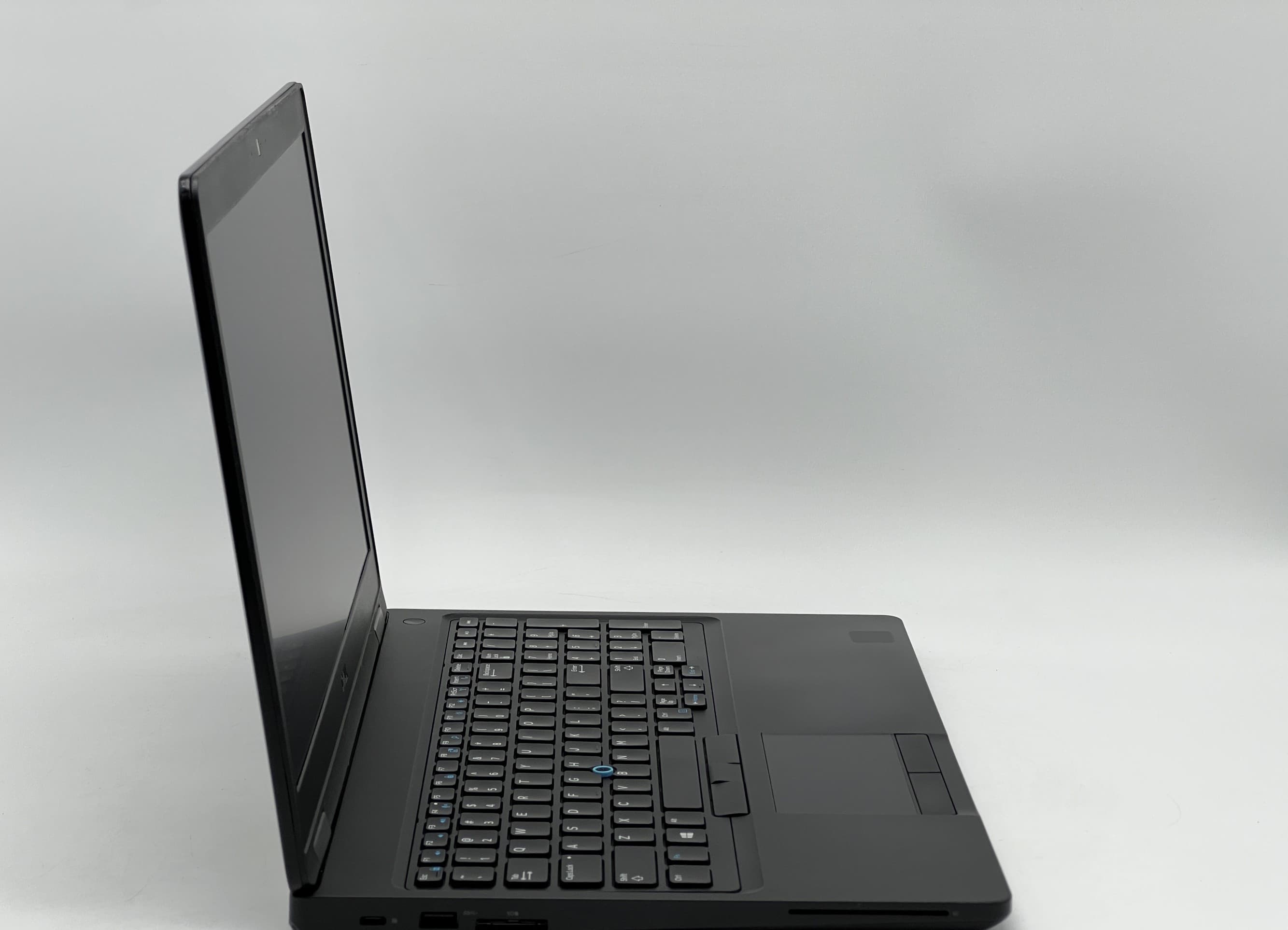 Dell Latitude 5590 15" i5-7300U 8/120 - фото 2