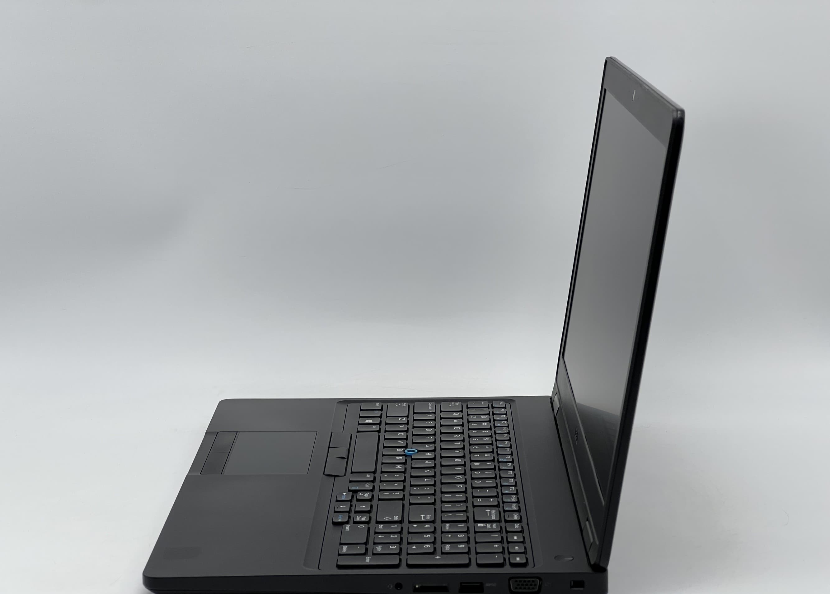 Dell Latitude 5590 15" i5-7300U 8/120 - фото 3