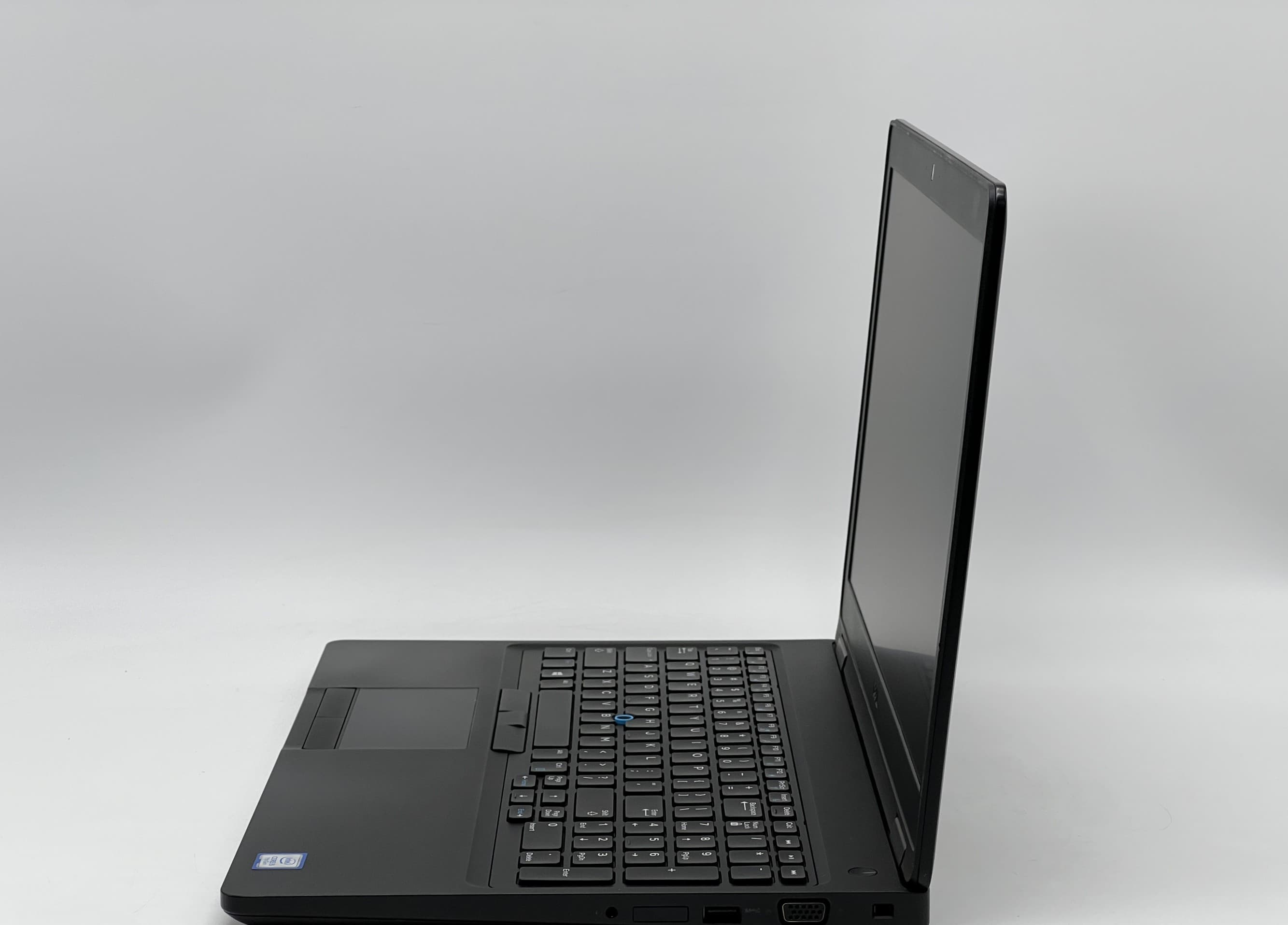 Dell Latitude 5590 15" i5-7300U 8/120 - фото 3