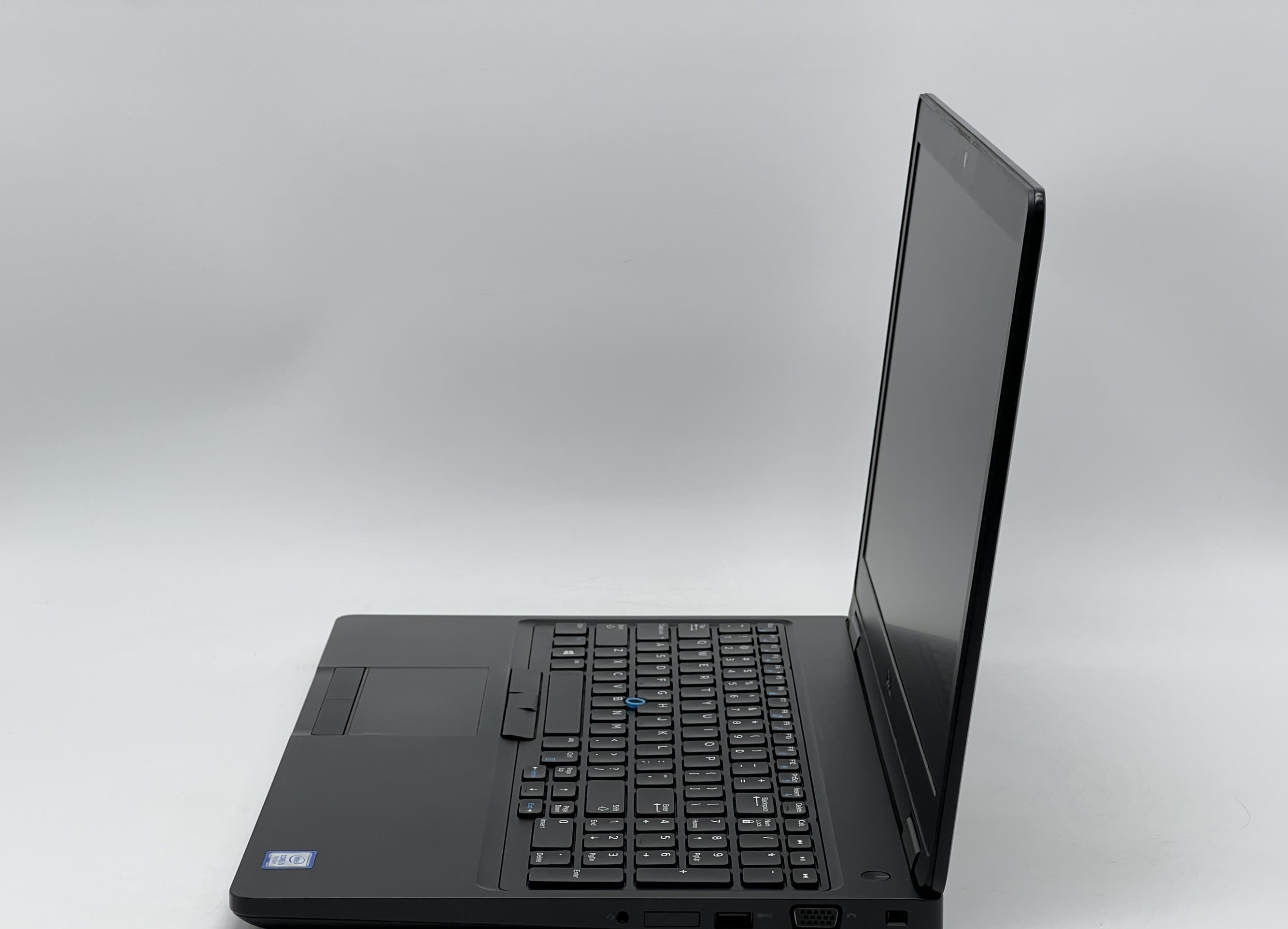 Dell Latitude 5590 15" i5-7300U 8/120 - фото 3