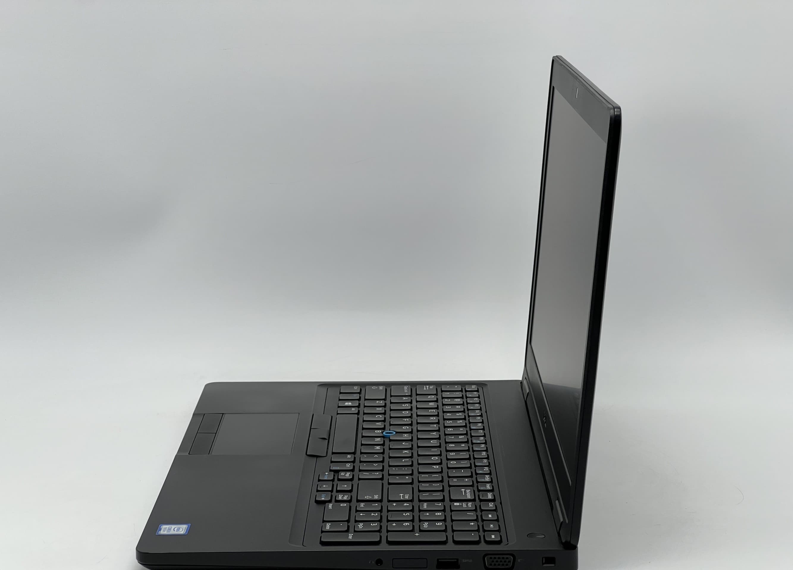 Dell Latitude 5590 15" i5-7300U 8/120 - фото 3