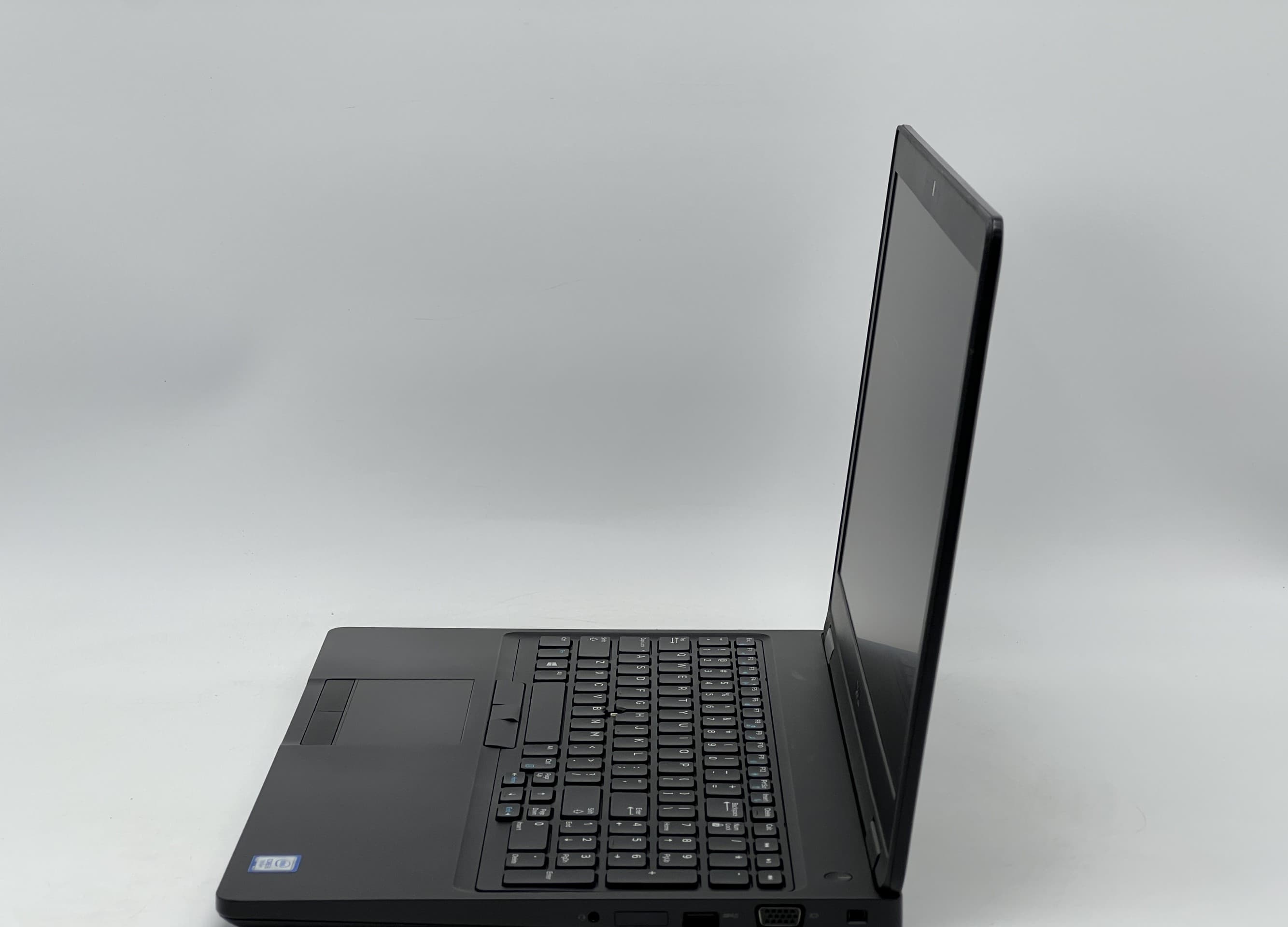Dell Latitude 5590 15" i5-7300U 8/120 - фото 3