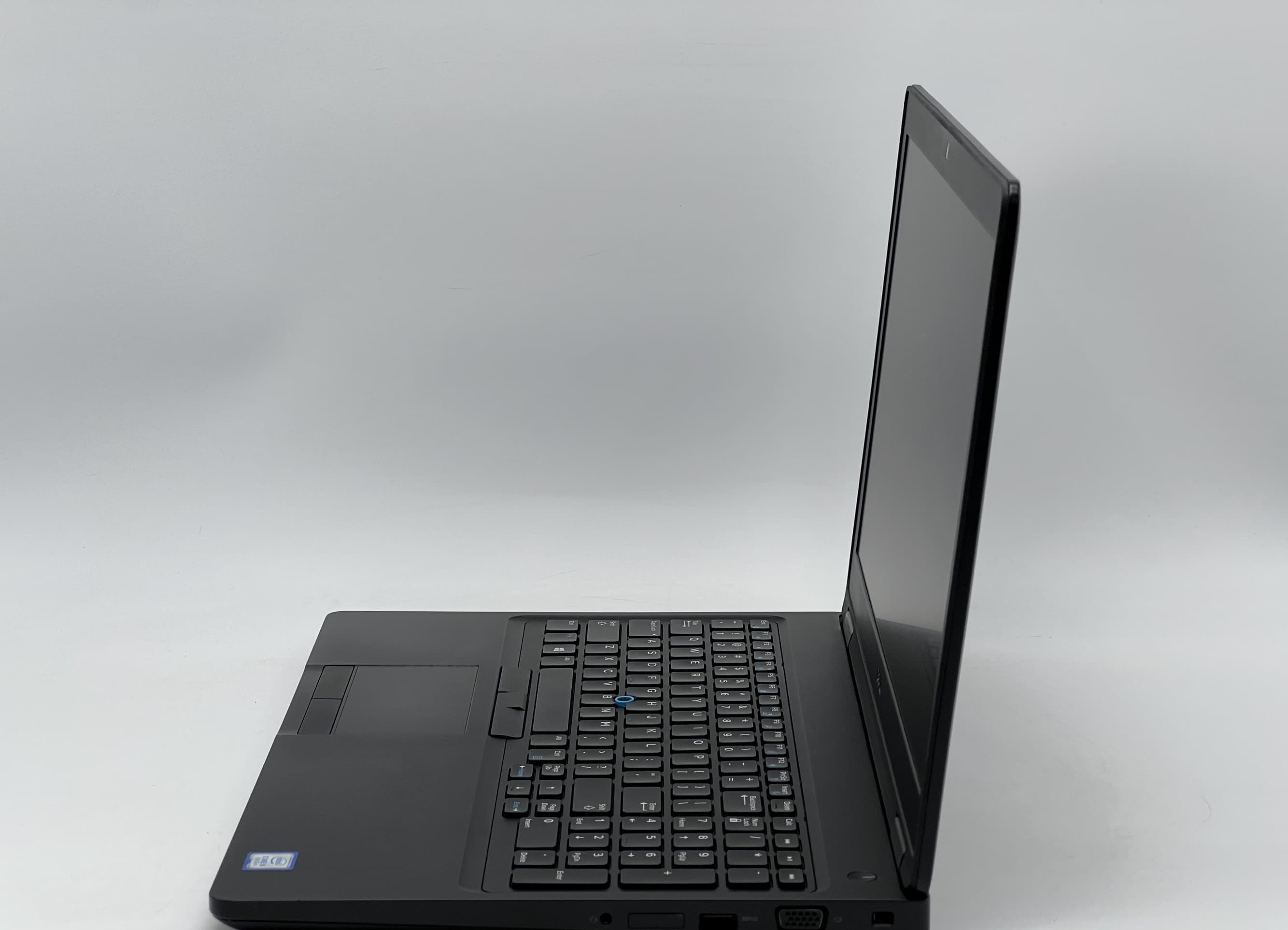 Dell Latitude 5590 15" i5-7300U 8/120 - фото 3