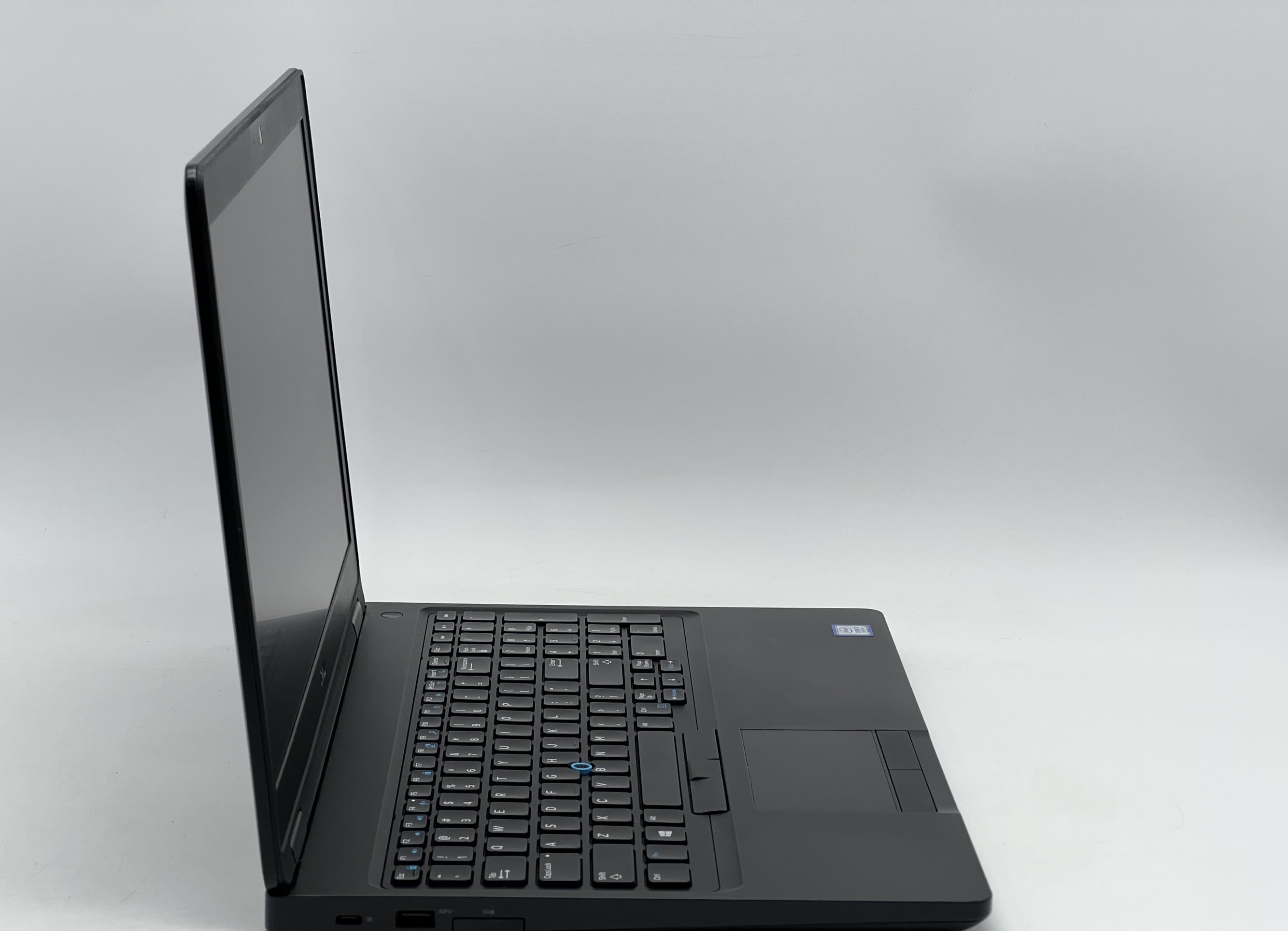Dell Latitude 5590 15" i5-7300U 8/120 - фото 2