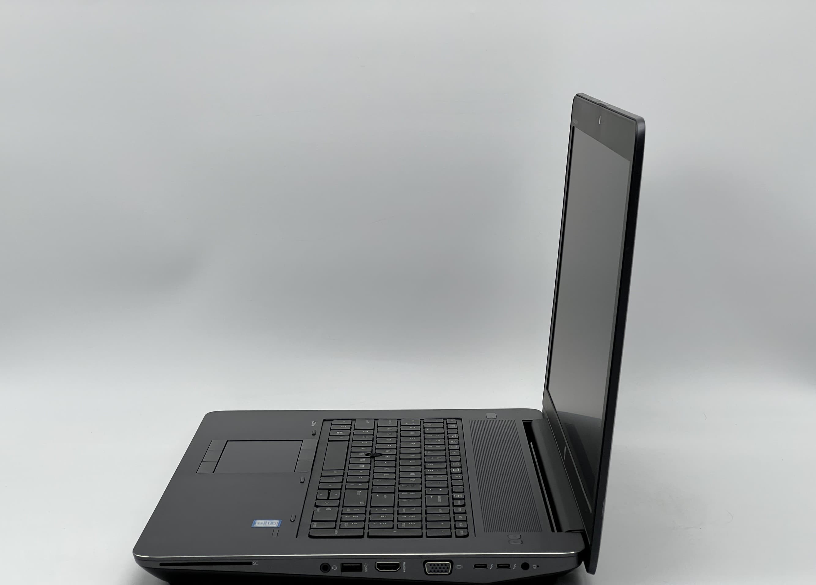 HP ZBook 17 G3 i5-6440HQ 16/480 - фото 3