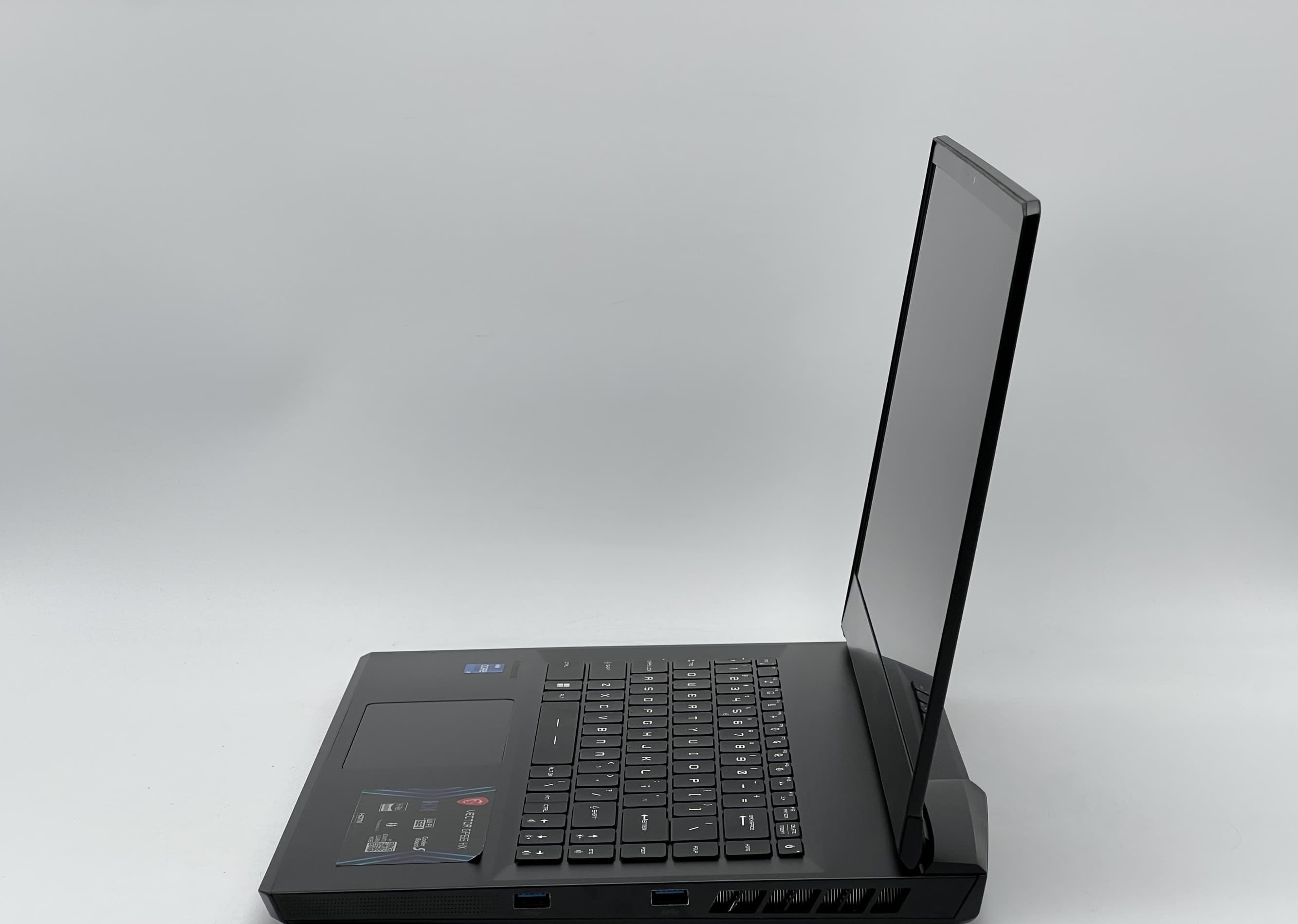 MSI Vector GP66HX 15" i7-12800HX 16/240 - фото 3