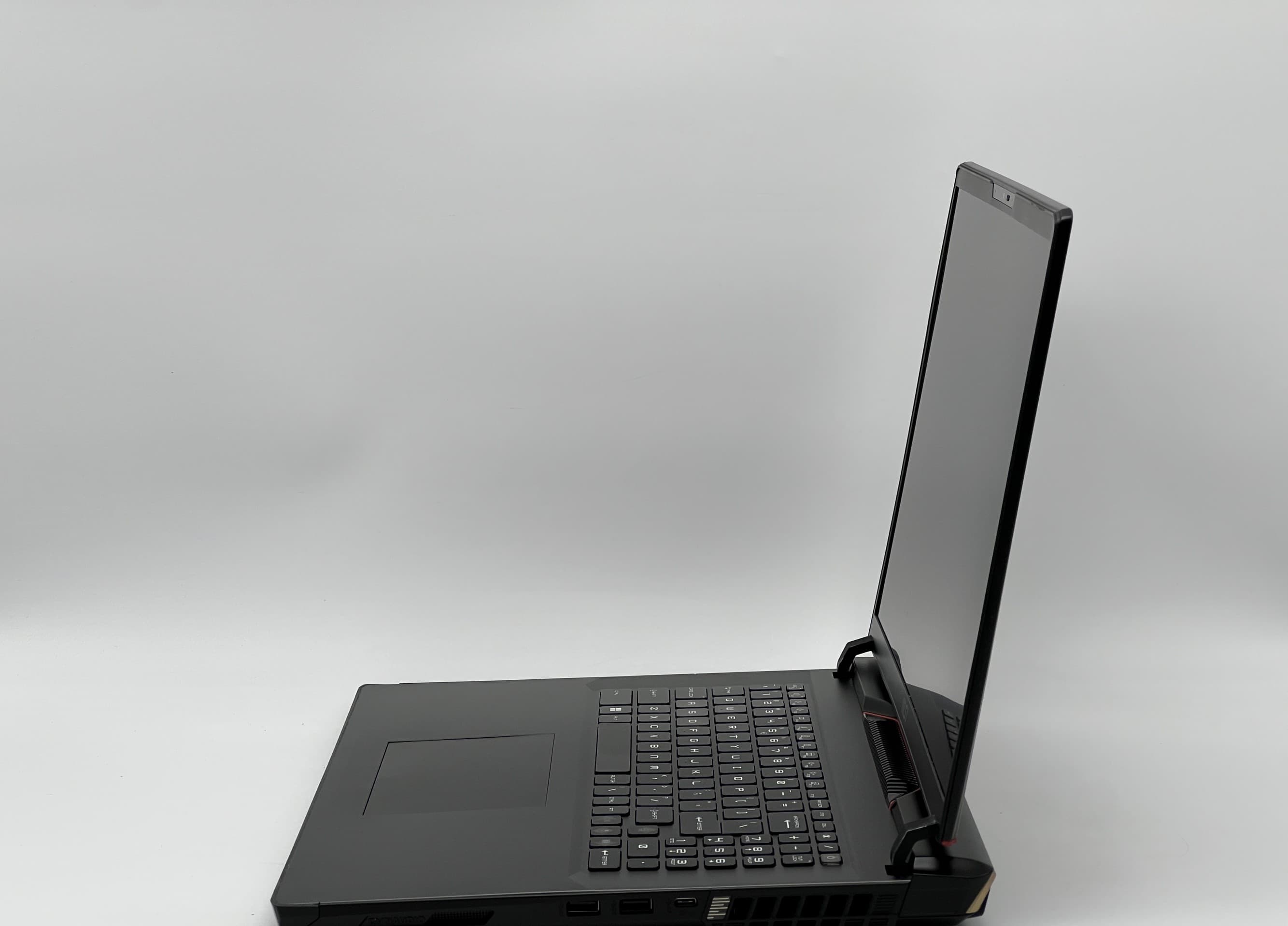 MSI Raider GE78HX 13VI-086US 17" i9-13950HX 32/960 RTX 4090 16GB - фото 3
