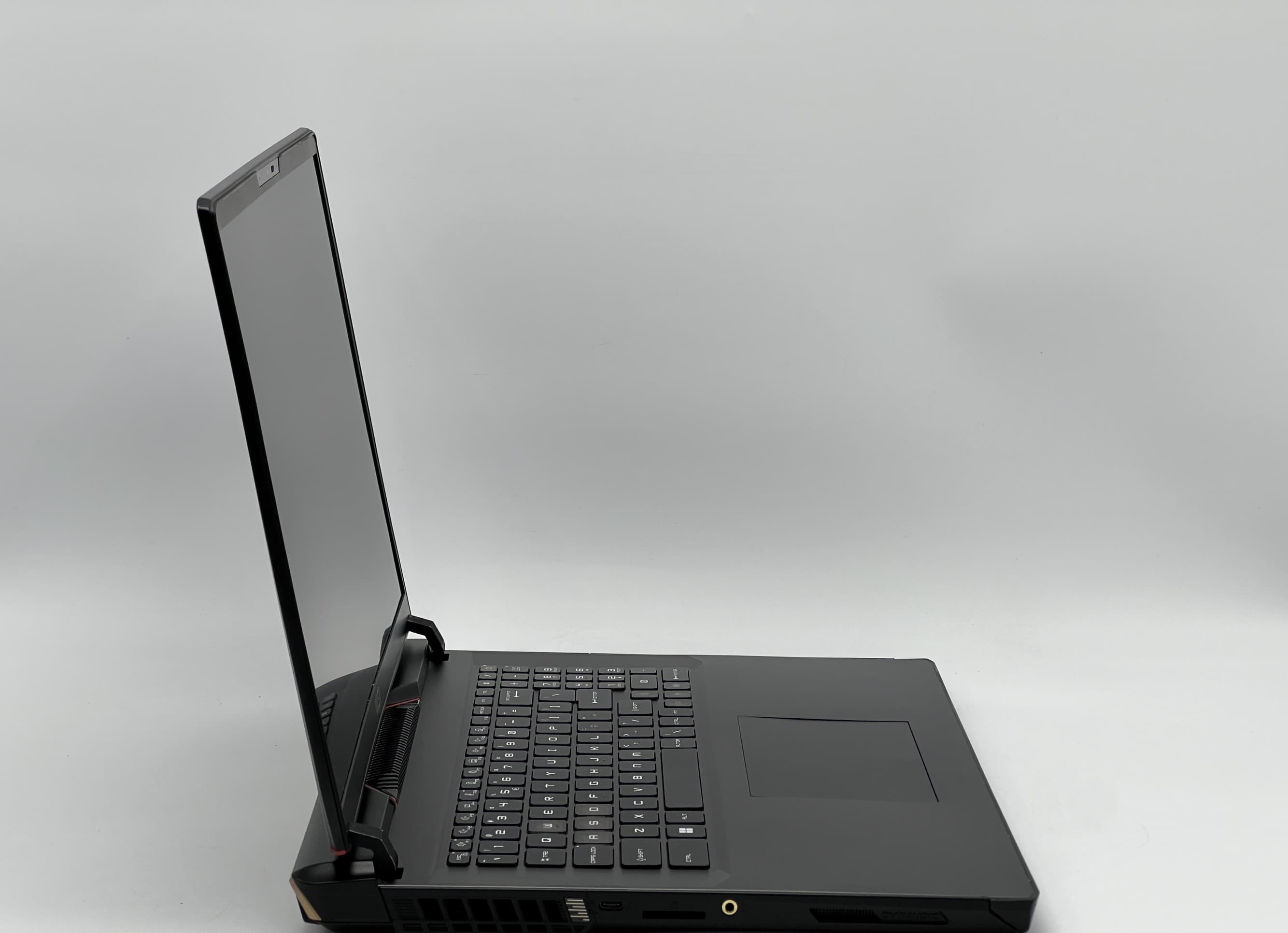 MSI Raider GE78HX 13VI-086US 17" i9-13950HX 32/960 RTX 4090 16GB - фото 2