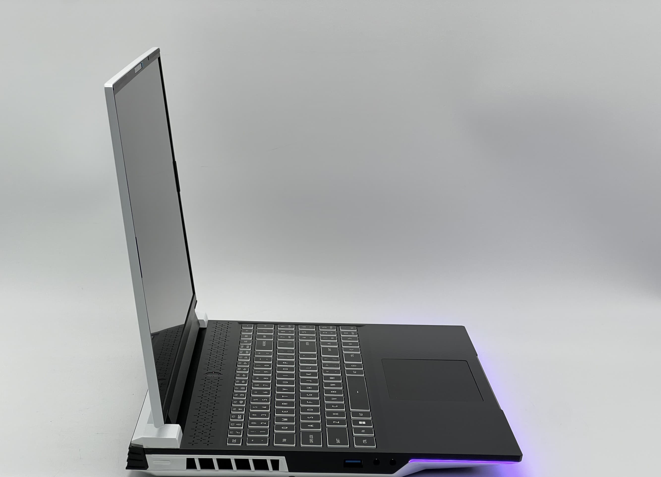 Eluktronics PROMETHEUS XVI G2 16" i7-13700HX 32/2048 RTX 4080 12GB - фото 2