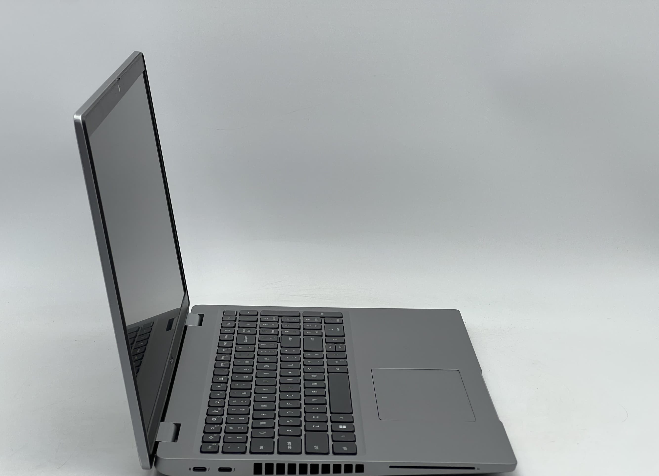Dell Latitude 5520 15" i5-1145G7 16/240 - фото 2