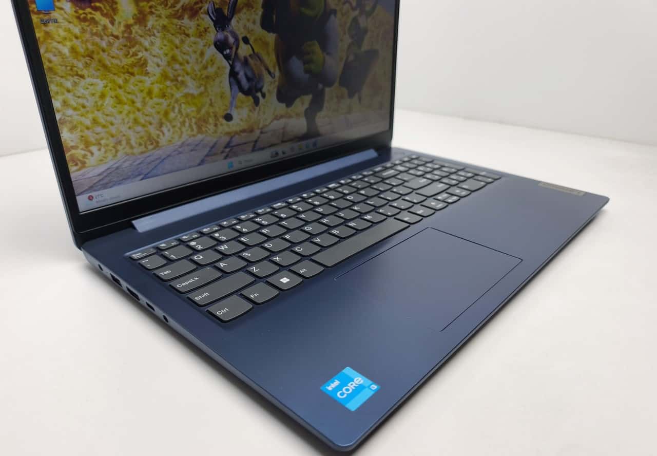 Lenovo IdeaPad Slim 3 15.6" Core i3-N305 8/256