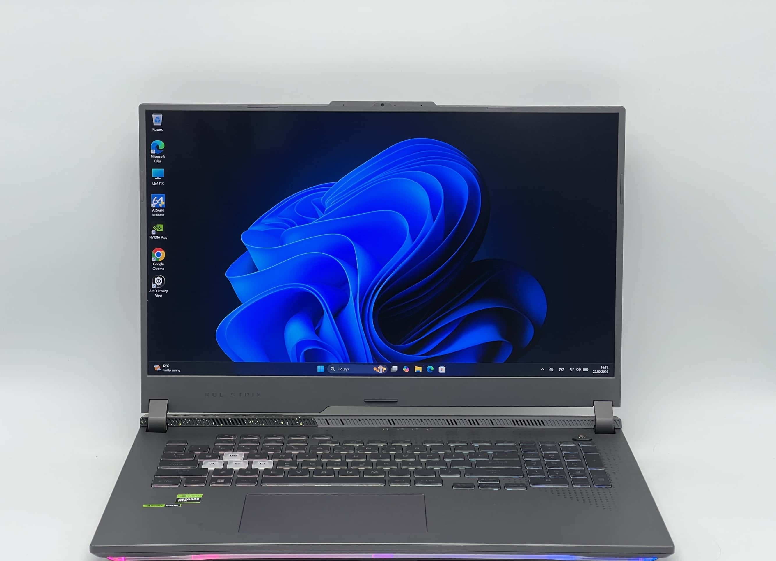 Asus ROG Strix G173PV-WS94 QHD Ryzen 7 7745HX 32/960 RTX 4060 8GB