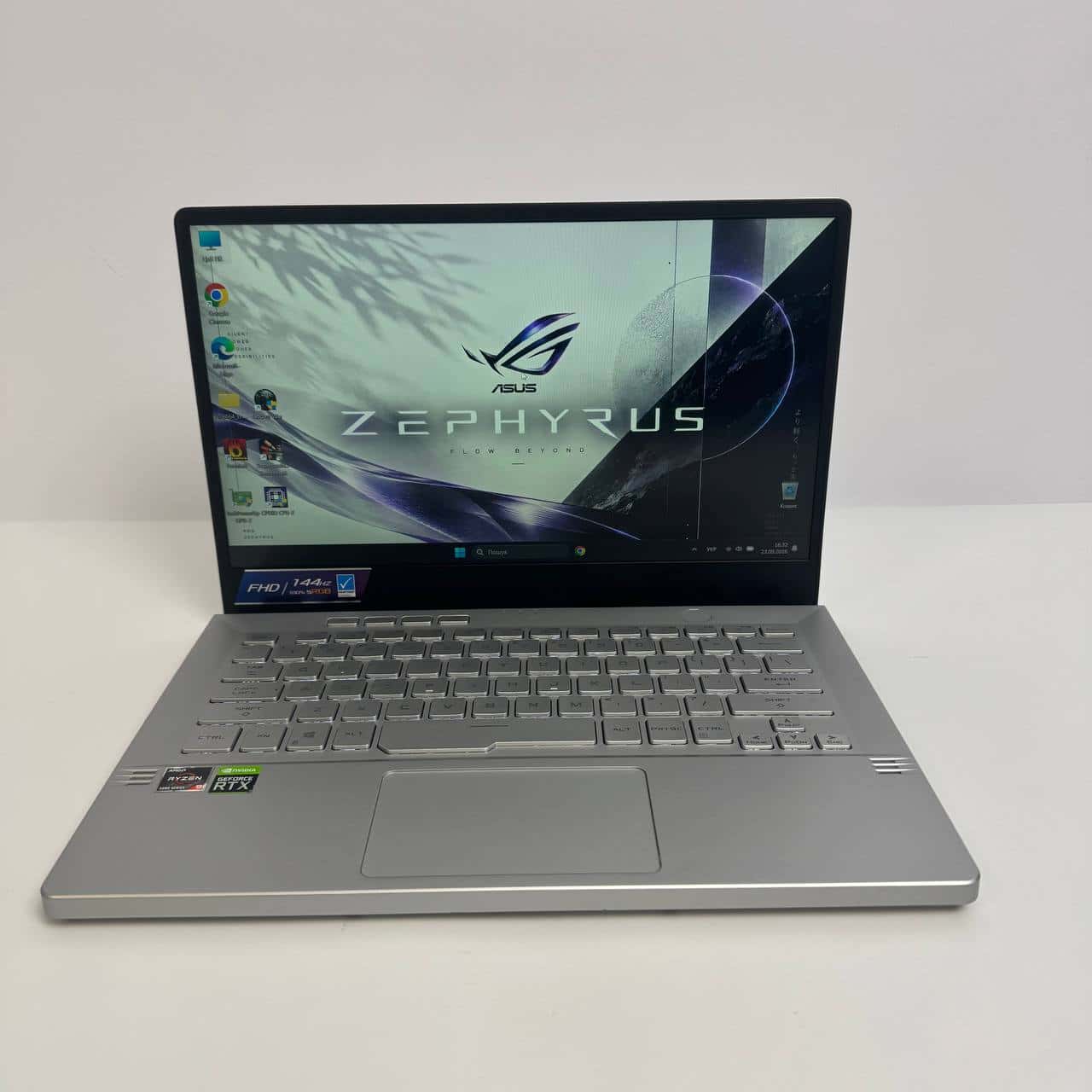 Asus ROG Zephyrus G14 GA401QM White 14.0" QHD 144Hz Ryzen 9 5900HS 16/512 RTX 3060 6GB