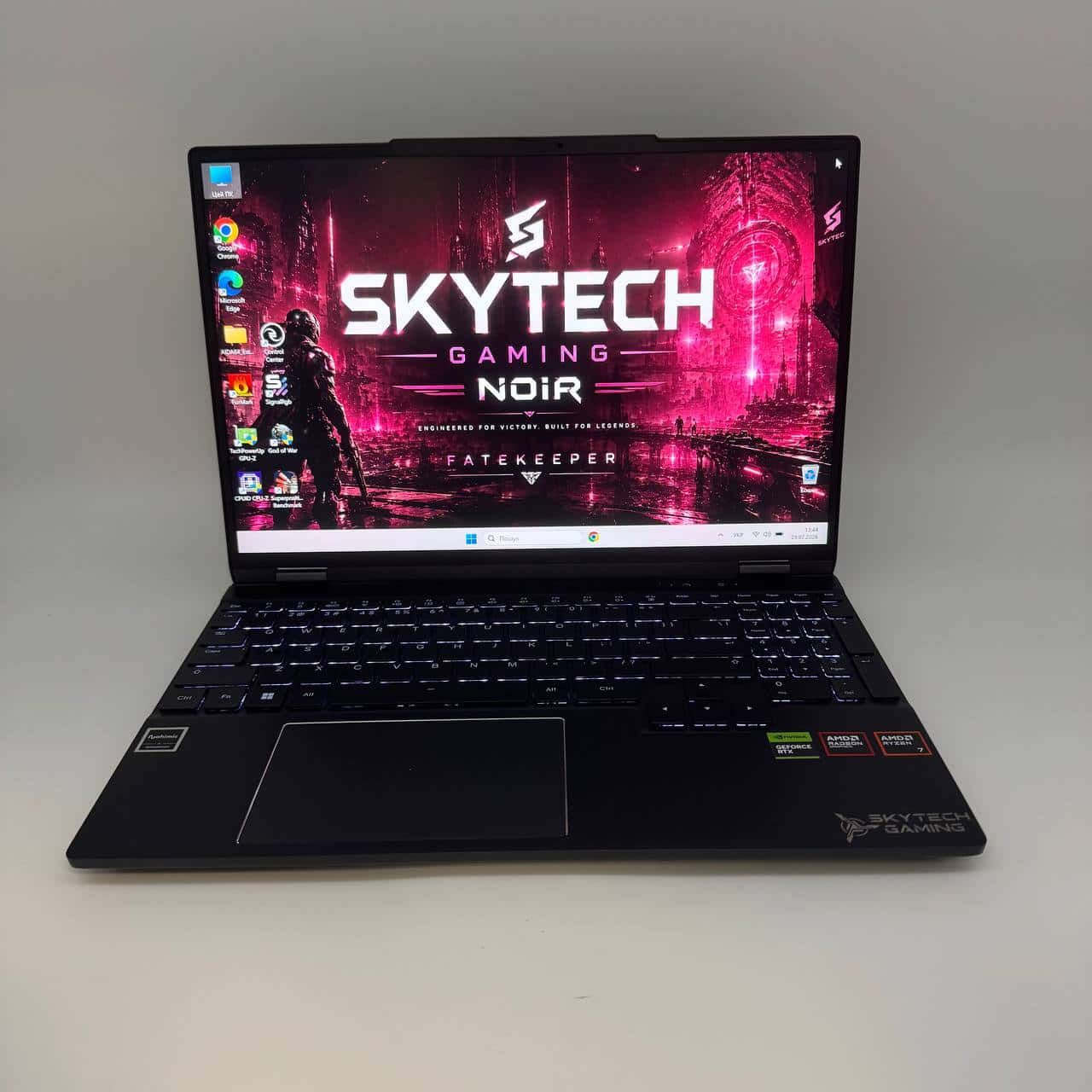 Skytech Gaming ST-NOIR-0005 15.6" QHD 240Hz Ryzen 7 8845HS 16/512 RTX 4070 8GB
