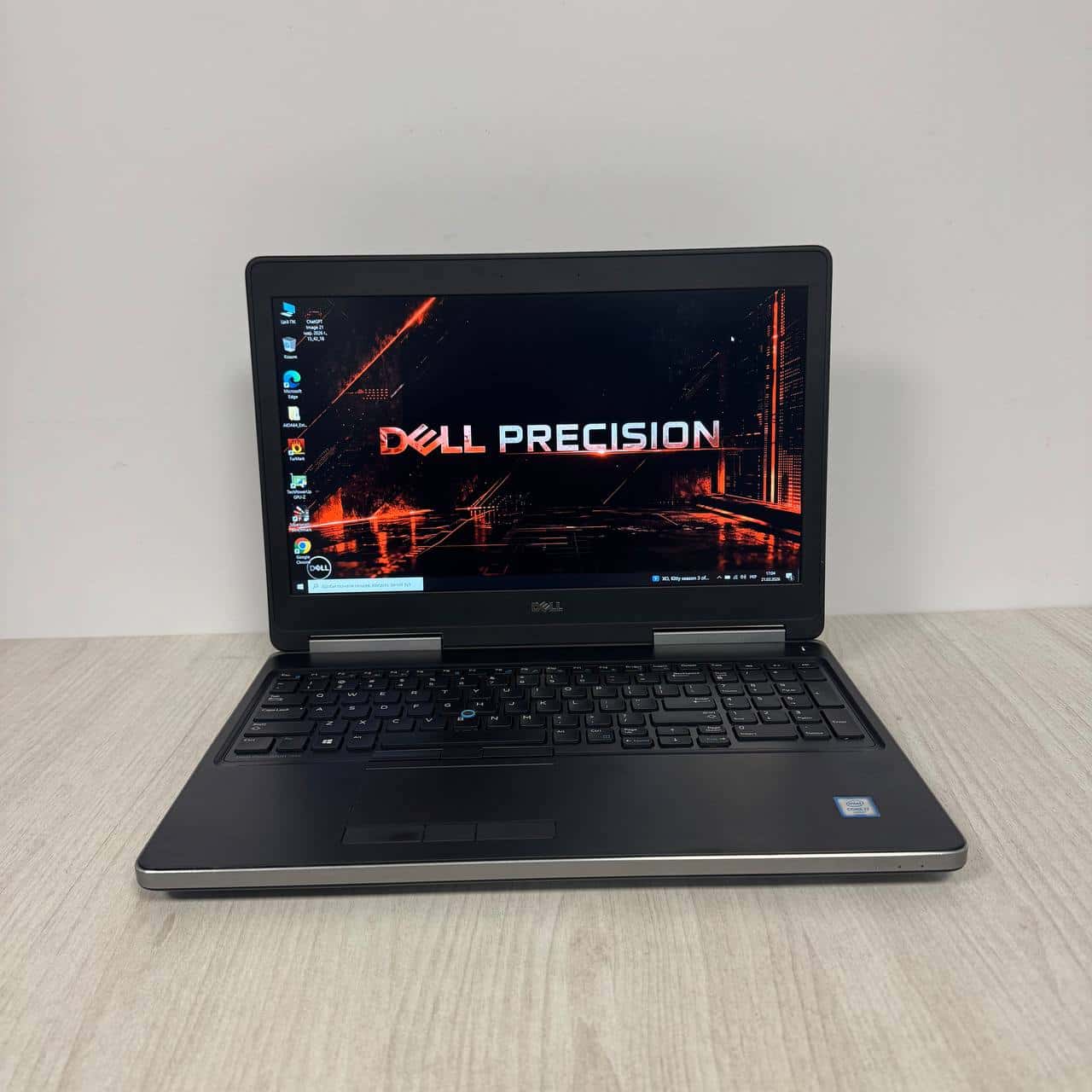 Dell Precision 7510 Core 15.6" FHD Core i7-6820HQ 8/256