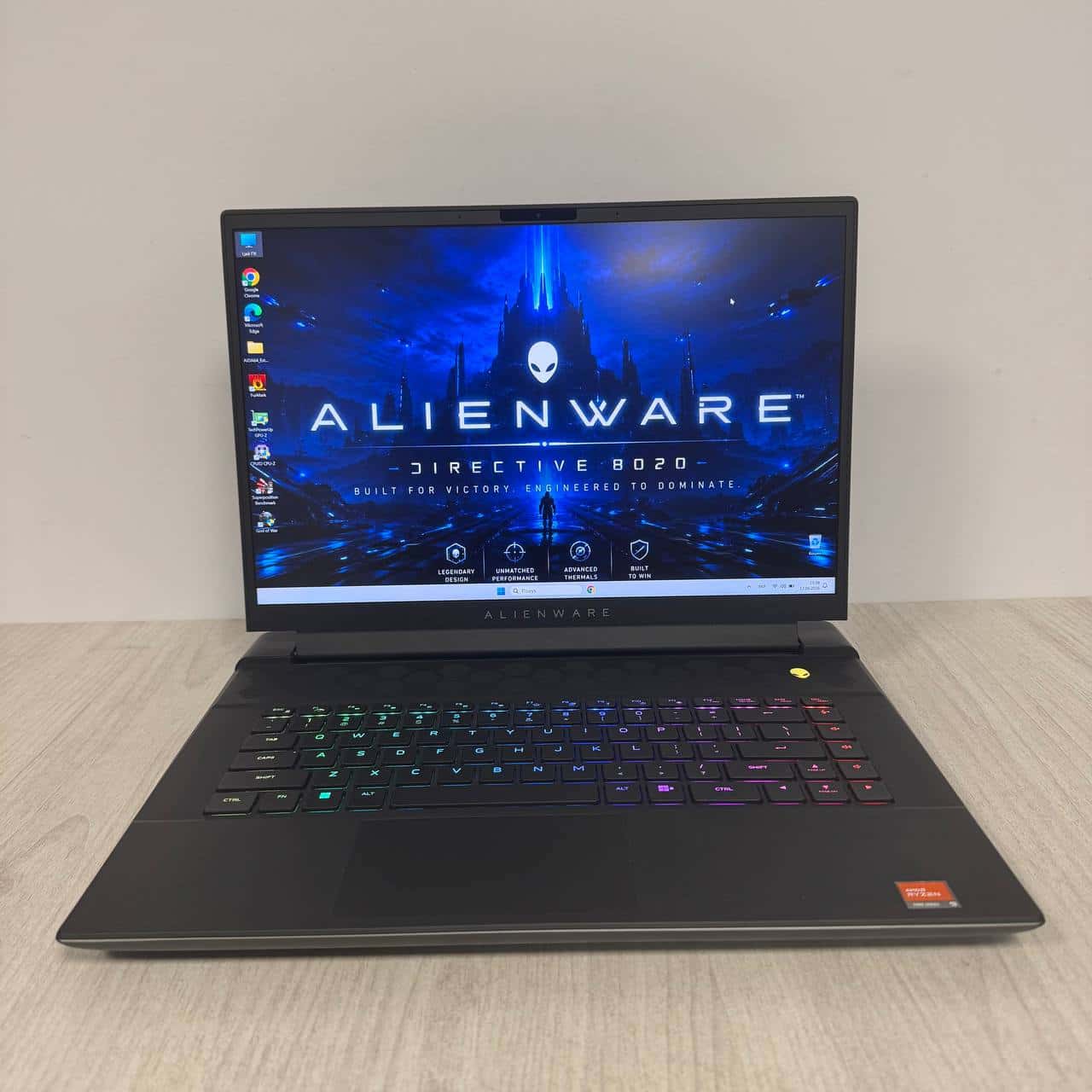 Dell Alienware m16 R1 16.0" QHD+ 240Hz Ryzen 9 7845HX 16/1.024TB RTX 4080 12GB
