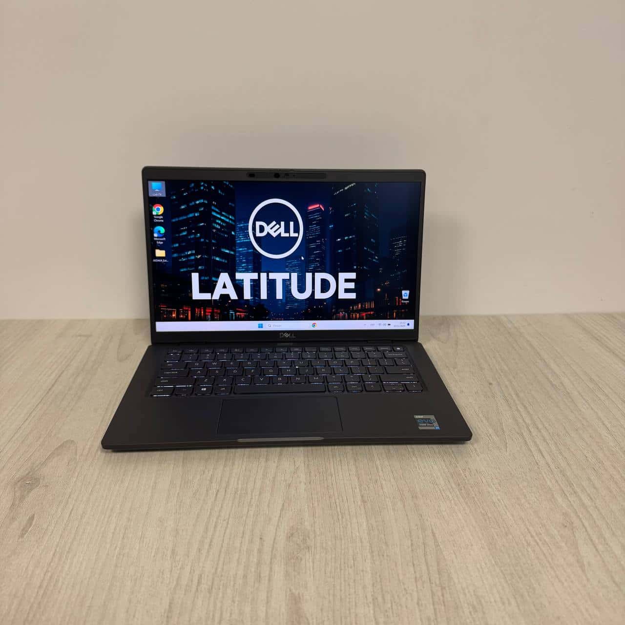 Dell Latitude 5400 14.0" FHD i5-8265U 16/256
