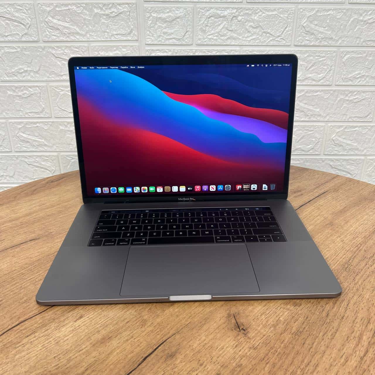 MacBook Pro 15 A1707 2017 229 циклів 15.4" 3K Core i7 2,8GHz 16/256