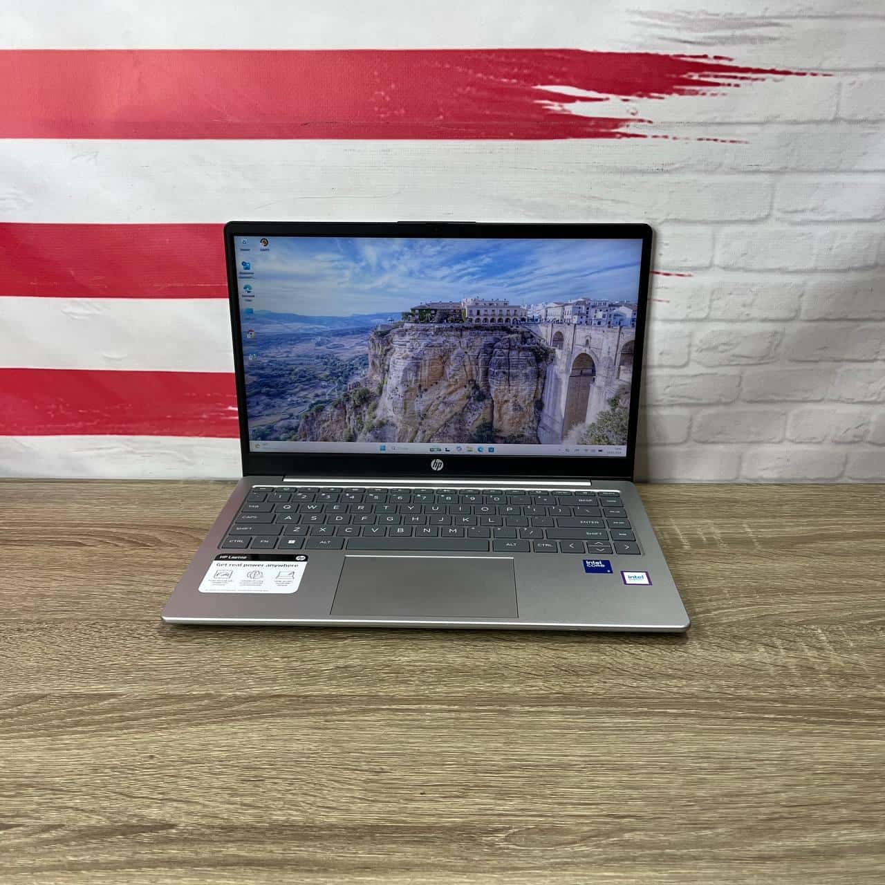 HP Laptop 14-ep1063cl FHD Core 3 100U 12/512