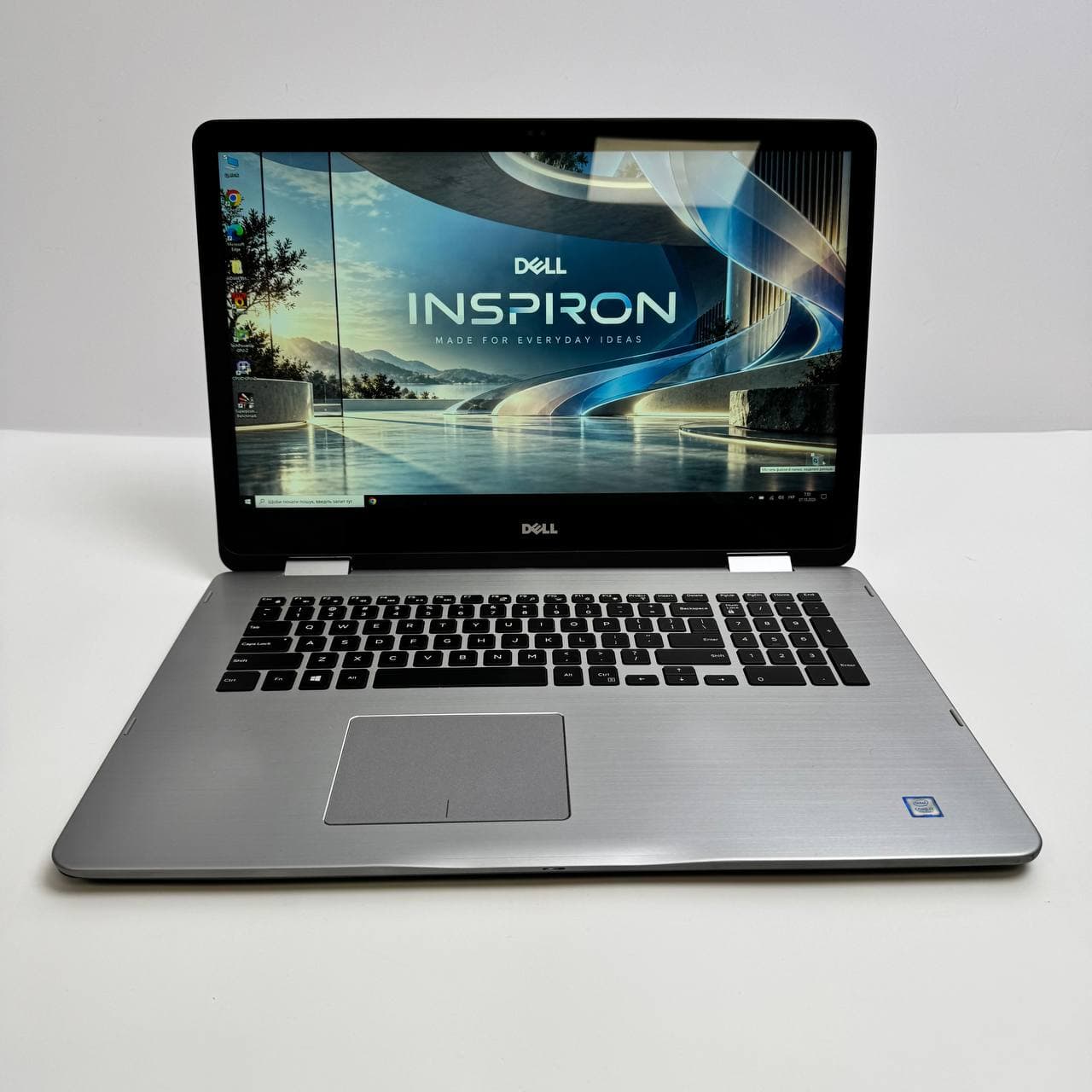 Dell Inspiron 7779 x360 17.3" FHD Core i7-7500U 8/256