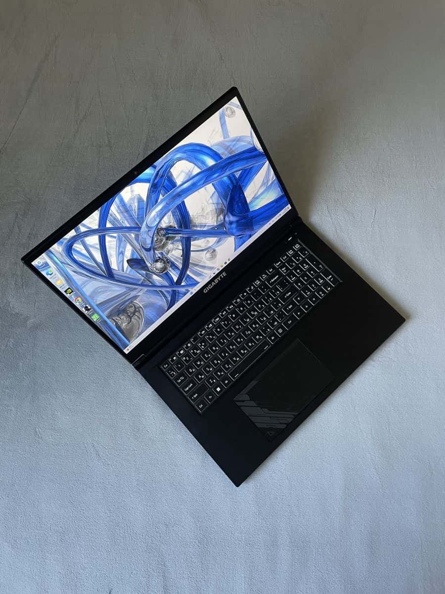 Gigabyte G7 MF 17.3" FHD 144Hz Core i5-12500H 16/512 RTX 4050 6GB