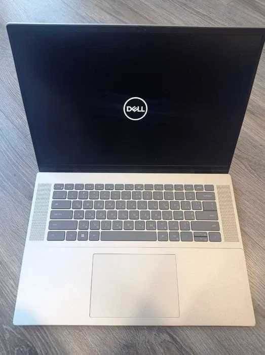 Dell Inspiron P117F001 16" Core i5-1235U 16/512