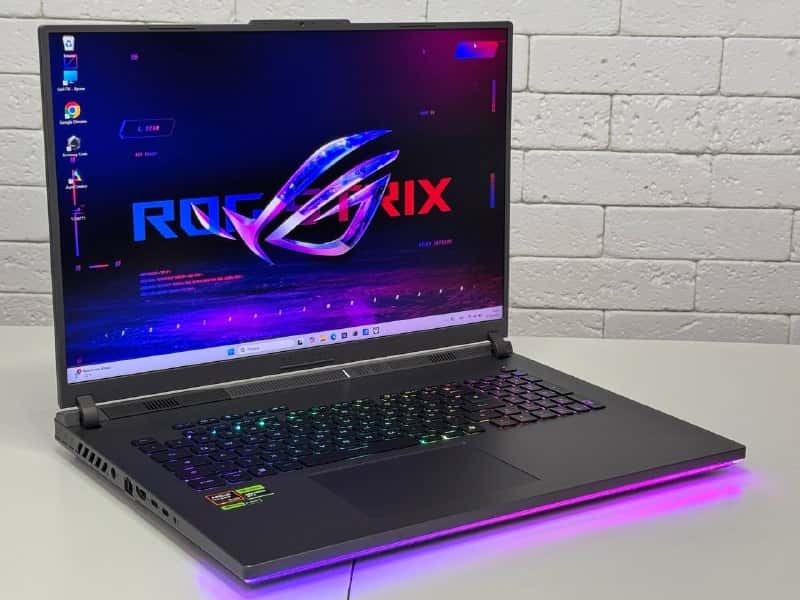 ASUS ROG Strix G18 QHD+ 240Hz Ryzen 9 8940HX 32/1TB RTX 5060 8GB