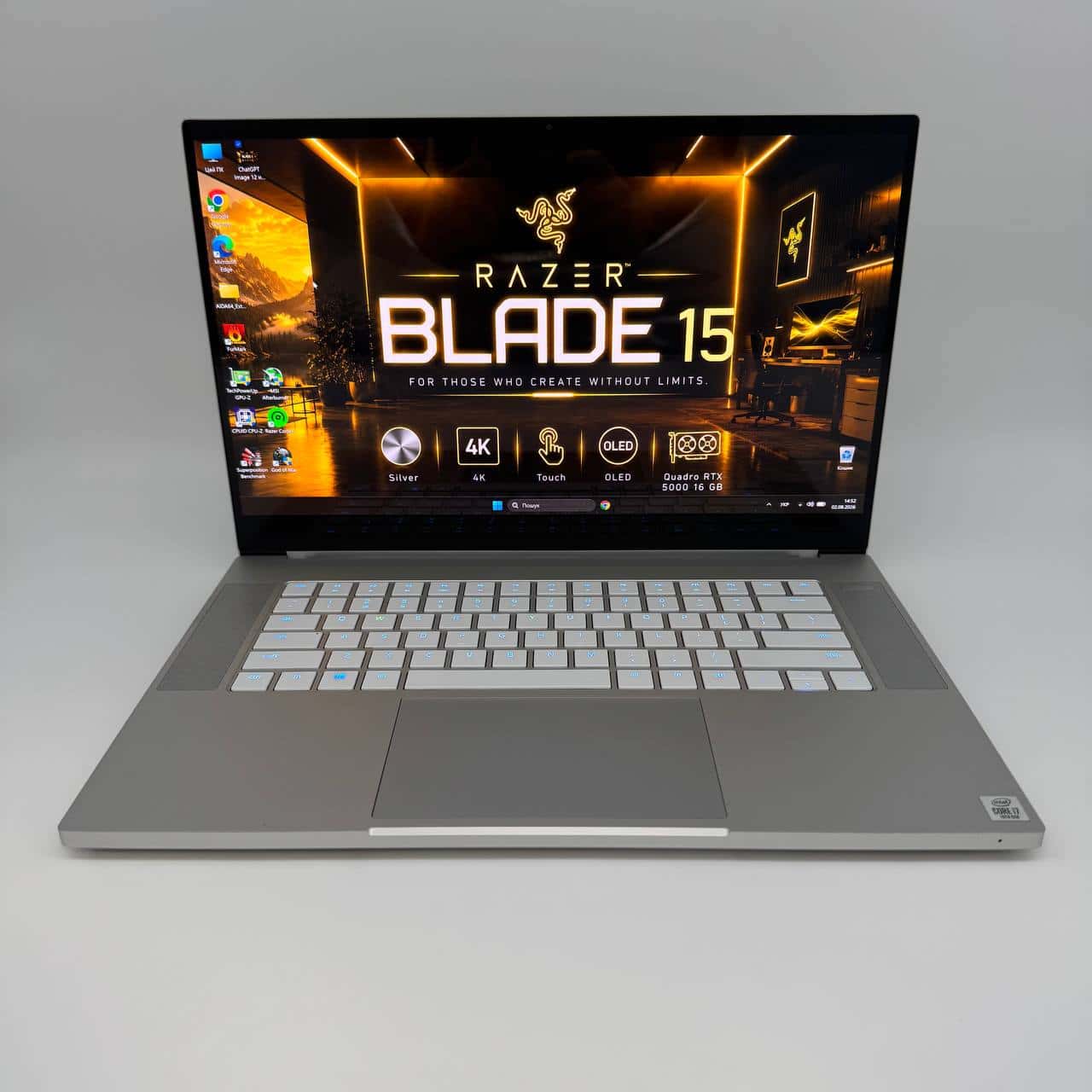 Razer Blade 15 RZ09-0330 Silver OLED 4K Touch 15.6" Core i7-10875H 16/256 RTX 5000 16GB