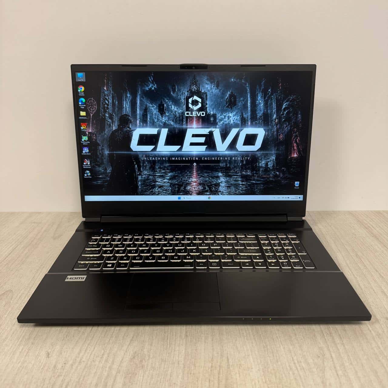 Clevo NH77HPQ 17.3" 144Hz Core i7-11800H 8/256 RTX 3060 6GB