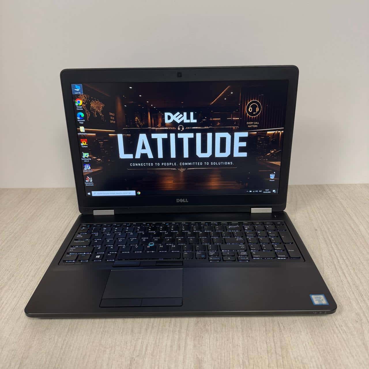 Dell Latitude 5570 Radeon 15.6" Core i7-6600U 8/256