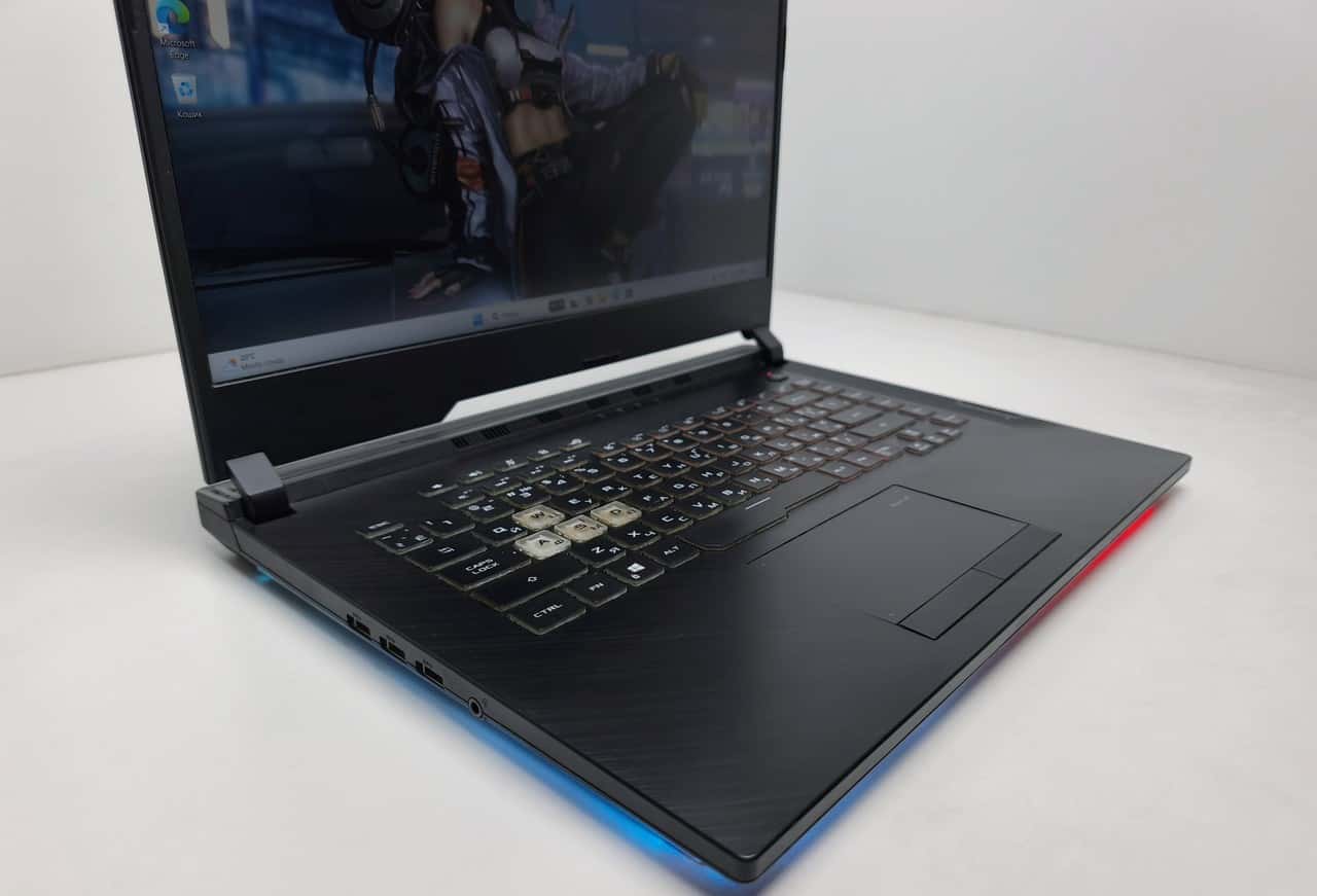 Asus ROG Strix 15.6" Core i7-9850H 16/256 RTX 2060 6GB